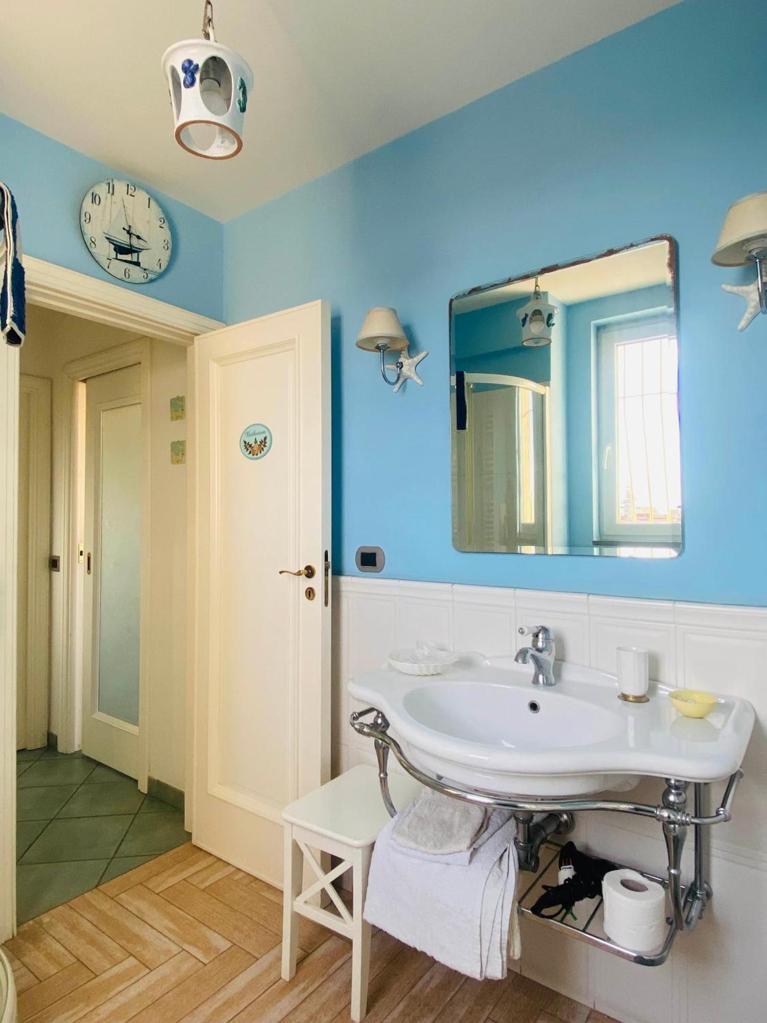 La Casa Sui Tetti Bed & Breakfast Наполи Екстериор снимка